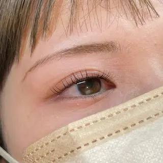 マツエク・マツパ ROW beaute所属・ROW beaute Sakiの眉毛・アイブロウイメージ