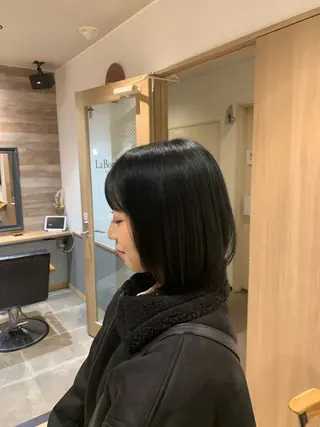 ショート カラー 佐藤 杏奈のヘアスタイル
