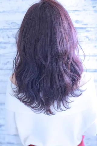 ロング 伊藤 裕貴のヘアスタイル