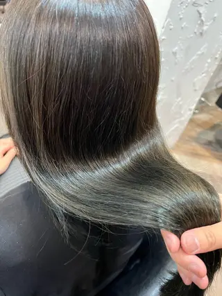 ロング カラー 若泉 瀬菜のヘアスタイル