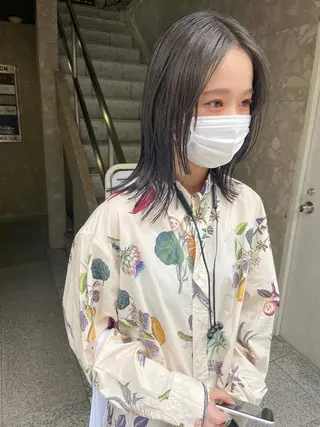 セミロング 岡本康平/ボブ /ブリーチ/レイヤーのヘアスタイル