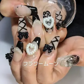 ネイル フラワー ムーンのネイルデザイン