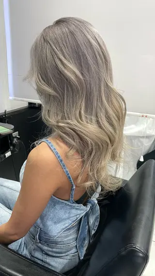 セミロング カラー 🦖店長🦖pino #しのだスペシャルのヘアスタイル