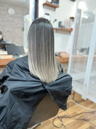 セミロング カラー さいとう つかさのヘアスタイル