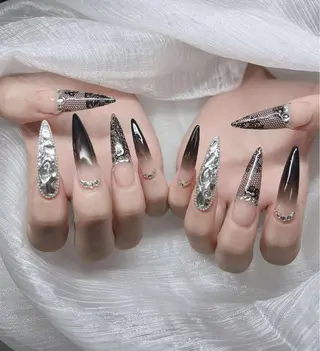 ネイル Lee Nailsのネイルデザイン