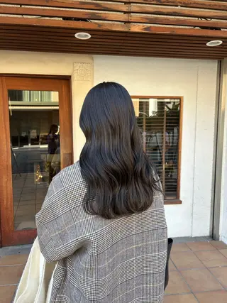 ロング カラー putri 川邉 優花のヘアスタイル