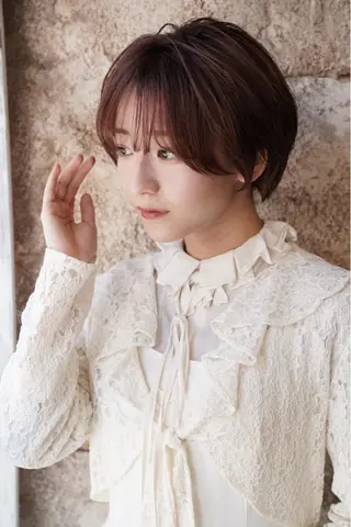 ショート カラー 祝田 巳幸のヘアスタイル