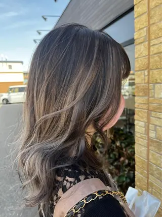 セミロング カラー 金子 由有貴のヘアスタイル