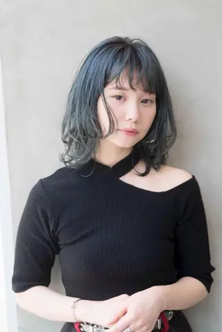 カラー pole/apartment所属・💓パーマ，💗 レイヤーカットのヘアスタイル
