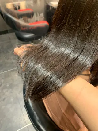 ミディアム 艶髪/白髪ぼかし ヘッドスパ/大野結菜のヘアスタイル