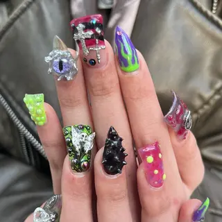 ネイル Mariris所属・ᗷᗩᑎSᗩ ᑎᗩIᒪ ՏᗩᒪOᑎのネイルデザイン