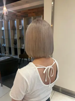 カラー hiyori /ハイトーンカラーのヘアスタイル