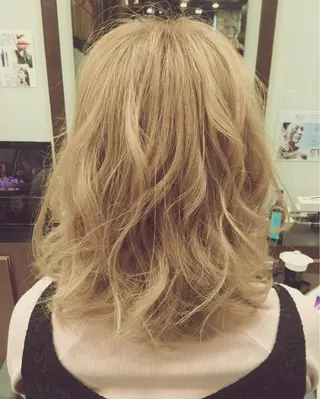 ミディアム セミロング カラー ナガイ ユウキのヘアスタイル