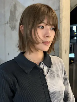 カラー ヤナギヤ カノのヘアスタイル