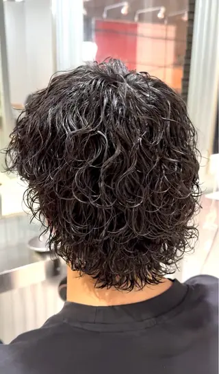 ショート パーマ メンズ men's salon gaudi 高槻店所属・波巻きパーマ/ 曲がる縮毛矯正/川岸のヘアスタイル