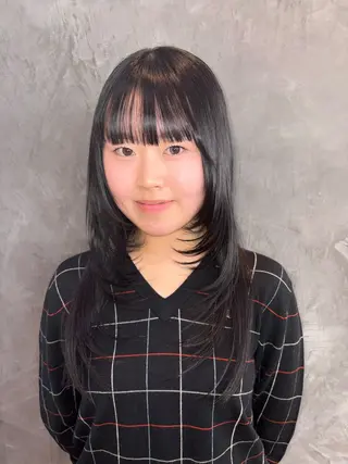 ロング カラー THEDOTS所属・淀 小南津のヘアスタイル