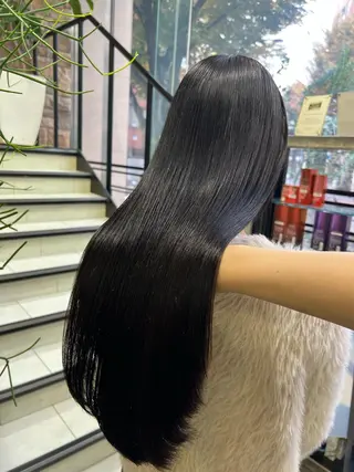 ロング 暖色ｶﾗｰ/ﾚｲﾔｰ ｶｯﾄ/Yunaのヘアスタイル