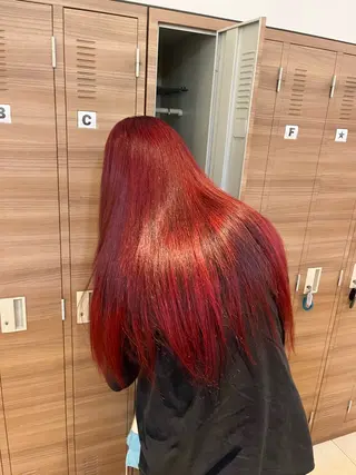 ロング カラー 澤田 萌生のヘアスタイル