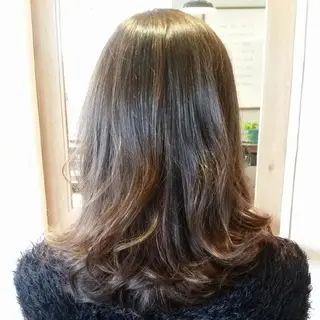 カラー 堀 望美のヘアスタイル