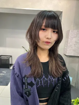 ミディアム ウルフ🤍渋谷 🤍Mizukiのヘアスタイル