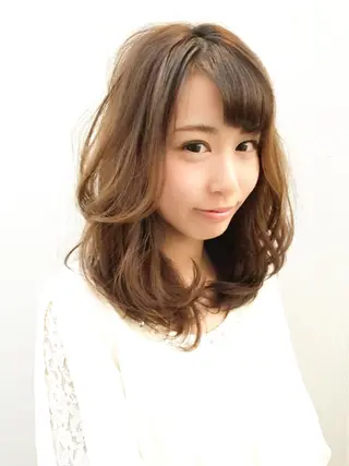 セミロング パーマ 福地 礼奈のヘアスタイル