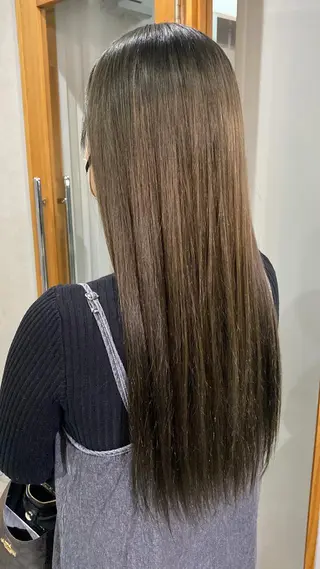 ロング JOS所属・上野/エフェクトブリ ーチ✂︎touiのヘアスタイル