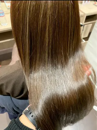 カラー 秋山 和己のヘアスタイル