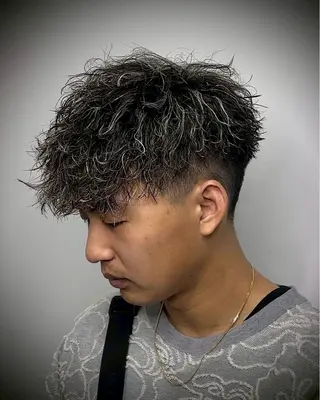 ショート カラー パーマ メンズ 柄﨑 比呂/ancielのヘアスタイル