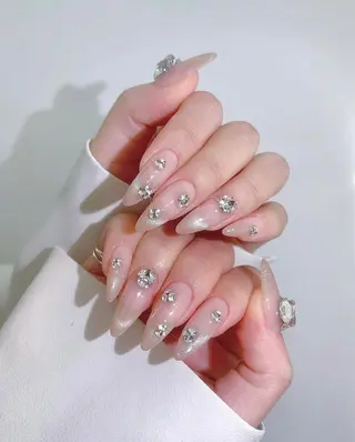 ネイル Lyna 池袋のネイルデザイン