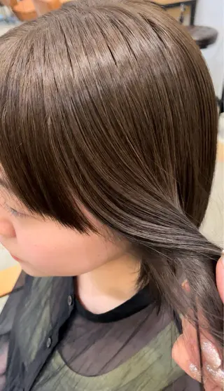 カラー 💟艶カラー・トリー トメント/リサ🤍のヘアスタイル