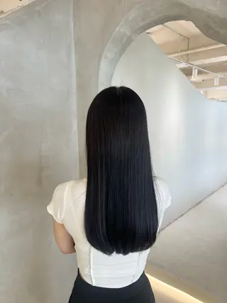 ロング effect横浜所属・切りっぱなしボブ/ 艶カラー/綾莉のヘアスタイル