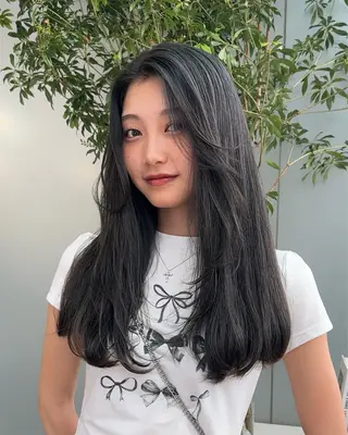 セミロング カラー 磯　亜由香🌼 ブリーチ/ボブカットのヘアスタイル