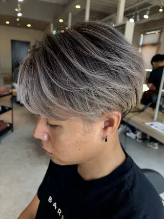 カラー メンズ Lia所属・皆木 智晴のヘアスタイル