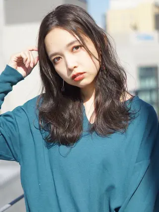 ミディアム hoNua. 栄/透明感カラーのヘアスタイル