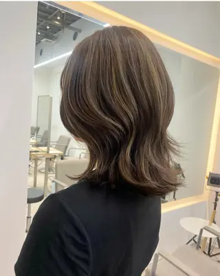 ミディアム カラー nok所属・レイヤー/ベージュ/ どますず🌺のヘアスタイル