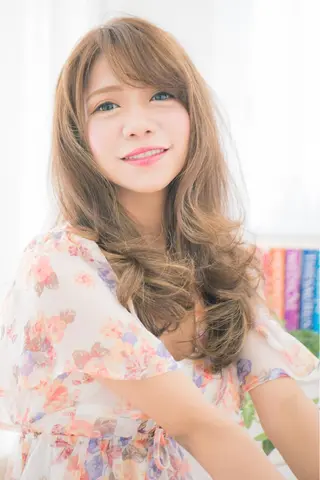 ロング カラー パーマ 朝比奈 志保のヘアスタイル