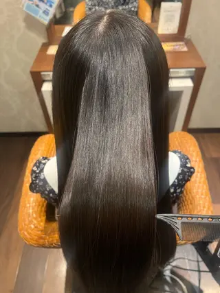 ロング よしだ しおりのヘアスタイル