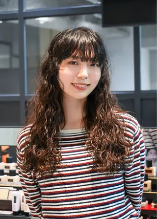 セミロング パーマ 小田 晃瑛のヘアスタイル