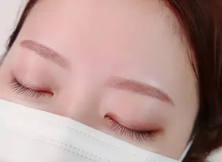 メンズ アイブロウ NAZ eyelash&eyebrow by medical salon所属・NAZ 表参道 Tomokoのマツエク・マツパデザイン