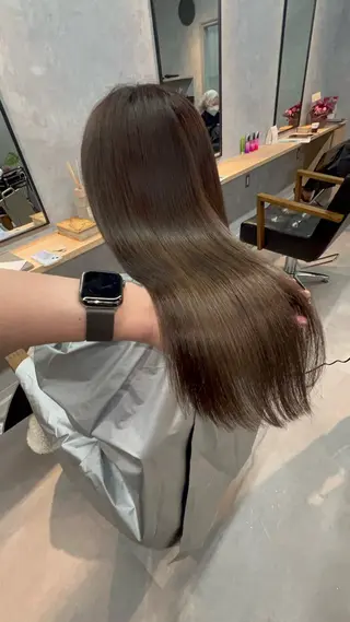 ロング motoトップカラー リスト/ブリーチカラのヘアスタイル