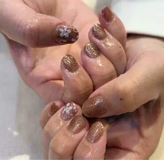 ネイル Bianca関内 USUI🐢のネイルデザイン