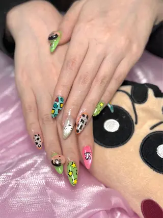 ネイル ルシイ🎀新宿長さ 出しパーツ専門店のネイルデザイン