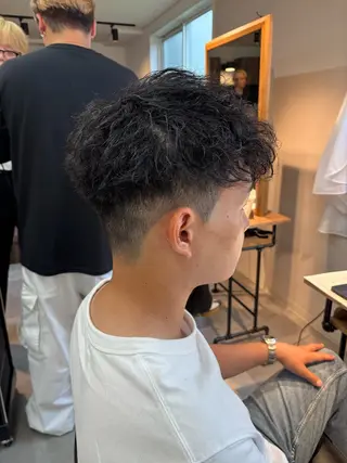 メンズ フェザーパーマ/韓国 /メンズカット/保立のヘアスタイル