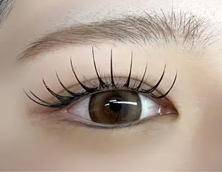 マツエク・マツパ FLY NAIL&Eyelash Salon 梅田店所属・YUKI FUKUMARUのマツエク・マツパデザイン