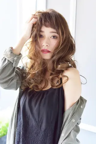 セミロング マーブル東京 三軒茶屋 美容室のヘアスタイル
