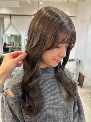 カラー moeka 表参道のヘアスタイル