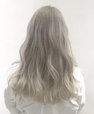 セミロング カラー Kro ハイトーン×ブリーチのヘアスタイル