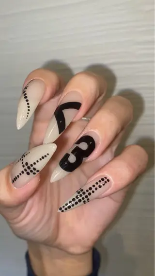 ネイル SALON MIMI所属・髙橋 彩乃のネイルデザイン