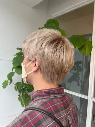 ショート パーマ ワタナベ モカ🦢ダブルカラーのヘアスタイル
