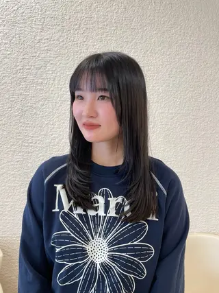 ミディアム 透明感ワンカラー🎀 レイヤー/AOのヘアスタイル